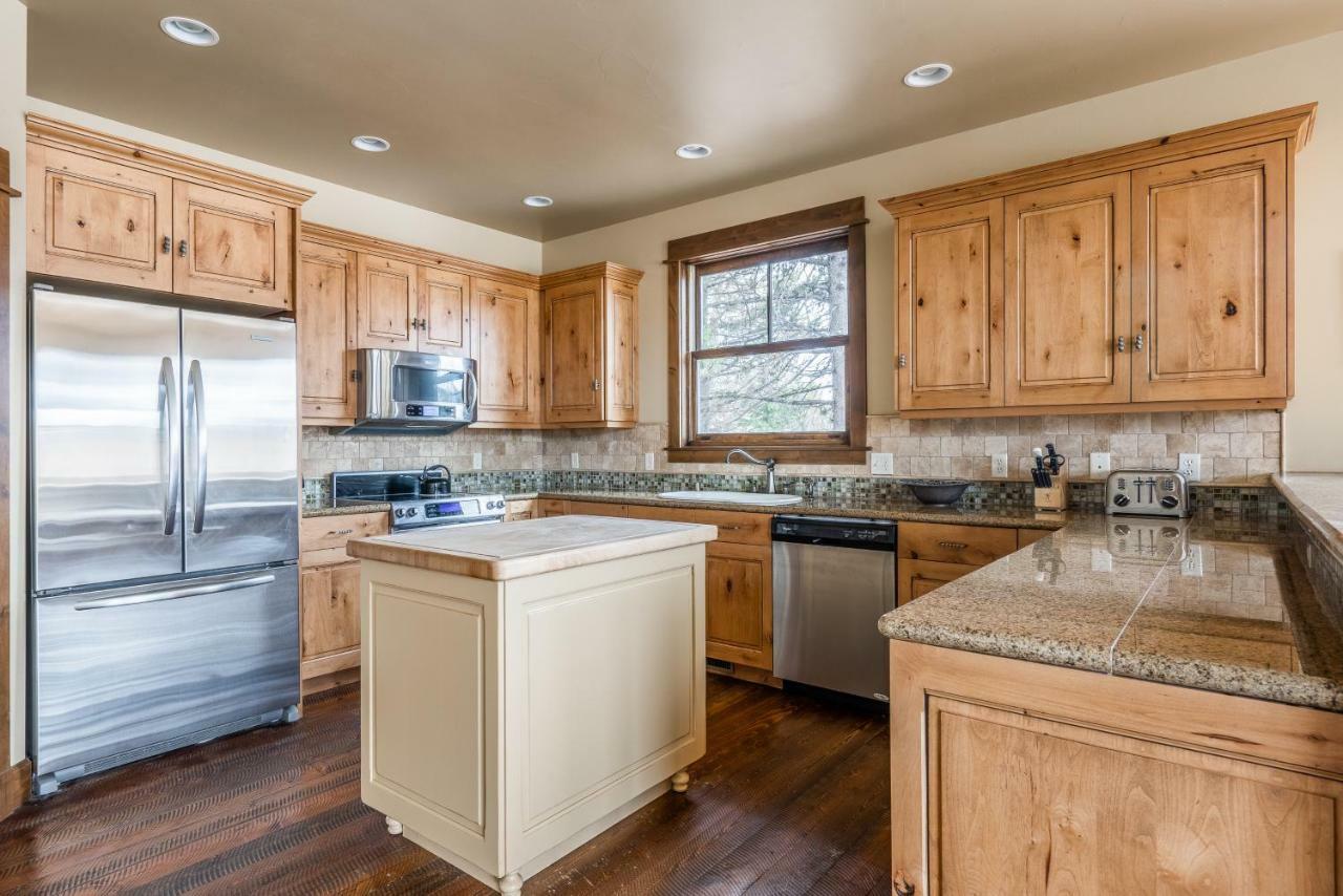 Rainbow Point Sabo Cabin West Yellowstone Ngoại thất bức ảnh